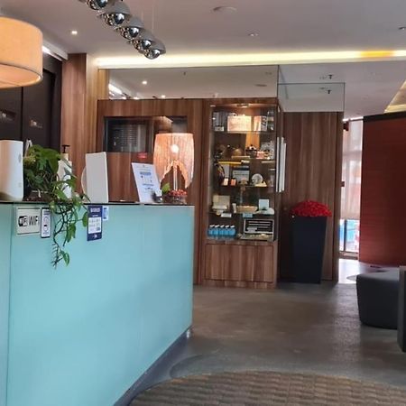 Extreme Boutique Hotel Keluang Exterior foto