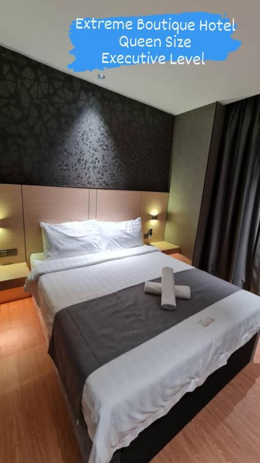Extreme Boutique Hotel Keluang Exterior foto