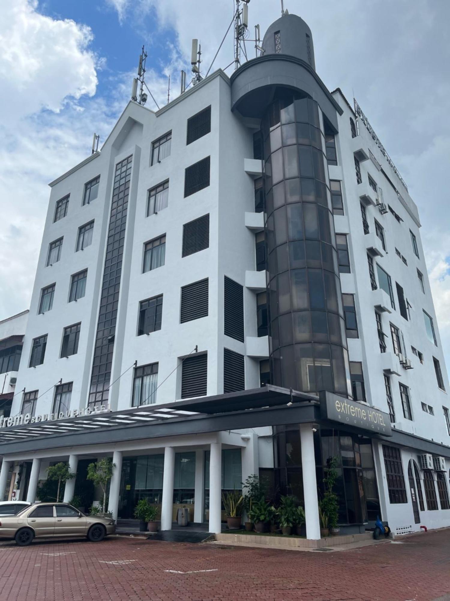 Extreme Boutique Hotel Keluang Exterior foto