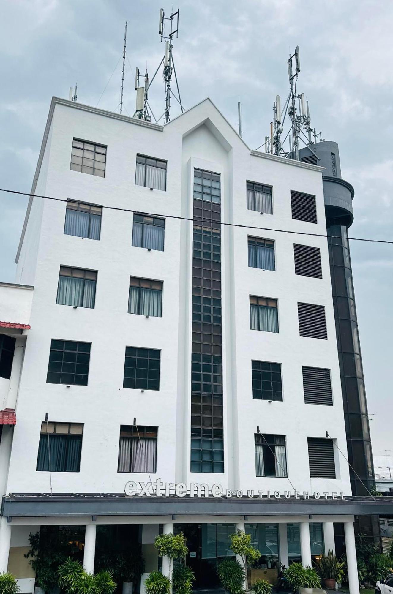 Extreme Boutique Hotel Keluang Exterior foto