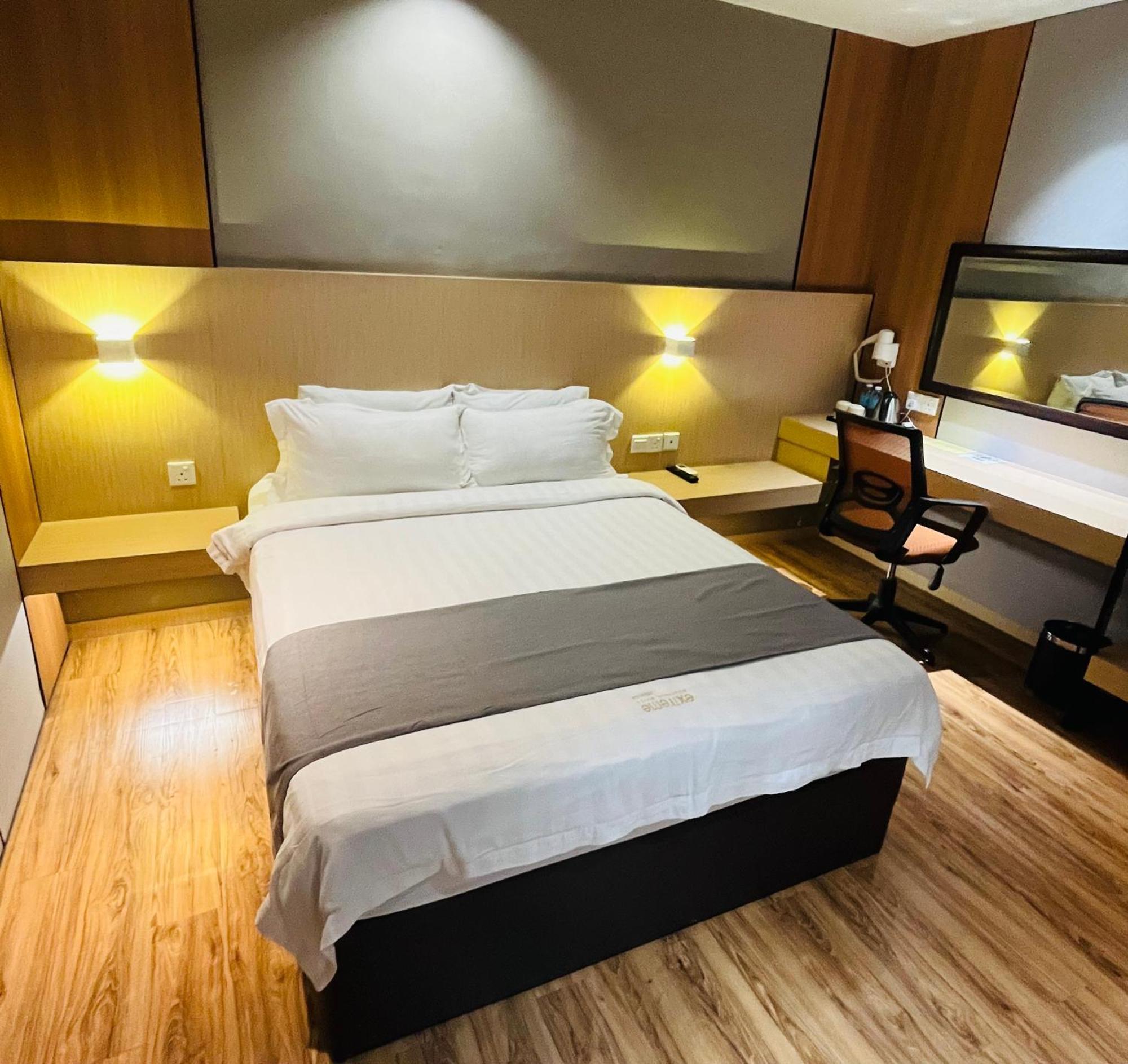 Extreme Boutique Hotel Keluang Exterior foto