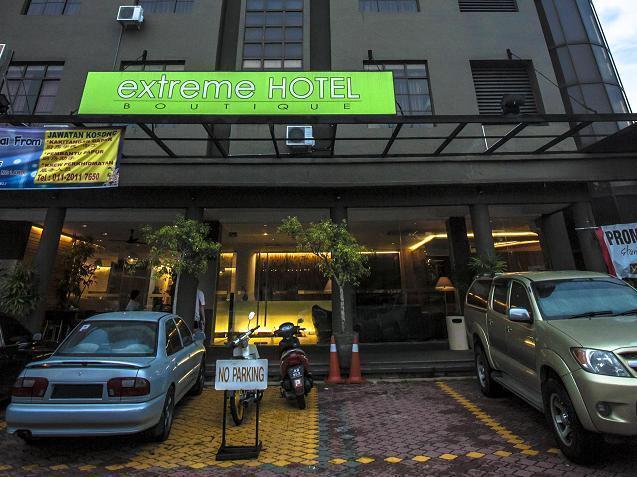 Extreme Boutique Hotel Keluang Exterior foto
